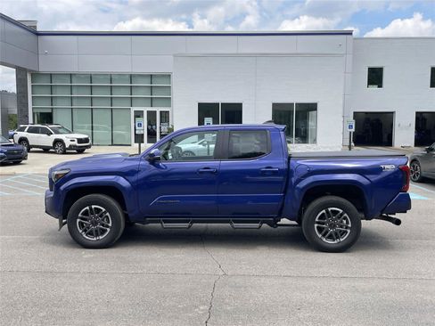 Used 2024 Toyota Tacoma TRD Sport w/ TRD Sport Upgrade Package AWD/4WD image 2