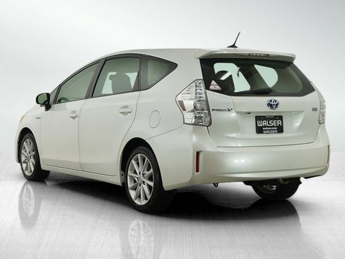 Used 2014 Toyota Prius V Five image 3