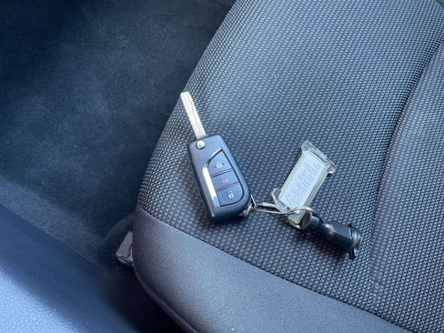 Used 2025 Toyota RAV4 LE image 22