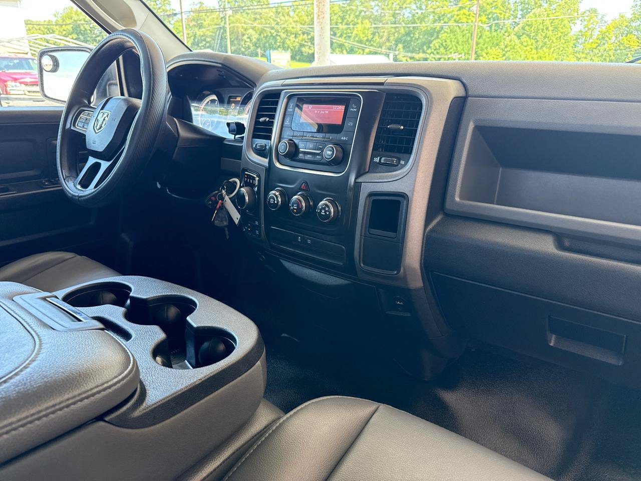 Used 2018 RAM 1500 Tradesman w/ Chrome Appearance Group AWD/4WD image 31