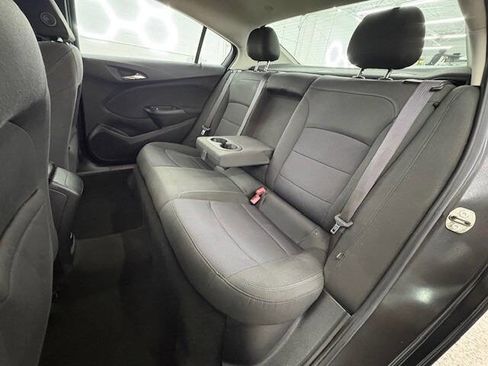 Used 2017 Chevrolet Cruze LT image 14