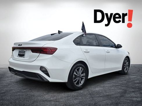 Certified 2023 Kia Forte LXS FWD image 3