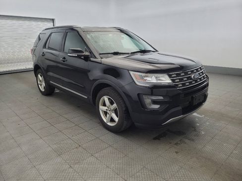 Used 2017 Ford Explorer XLT w/ Equipment Group 202A image 13