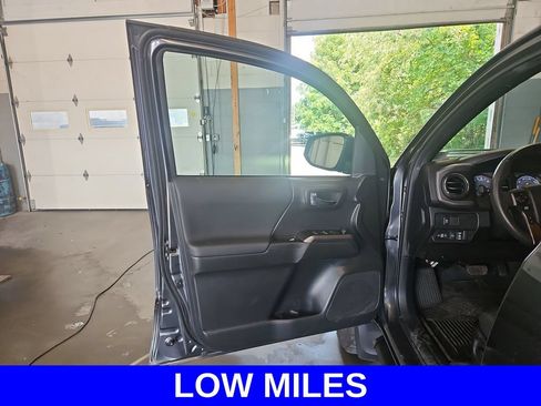 Used 2023 Toyota Tacoma TRD Sport AWD/4WD image 18
