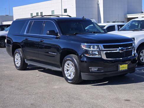 Used 2015 Chevrolet Suburban LT w/ Luxury Package image 3