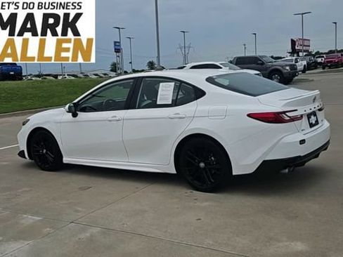 Used 2025 Toyota Camry SE FWD image 6