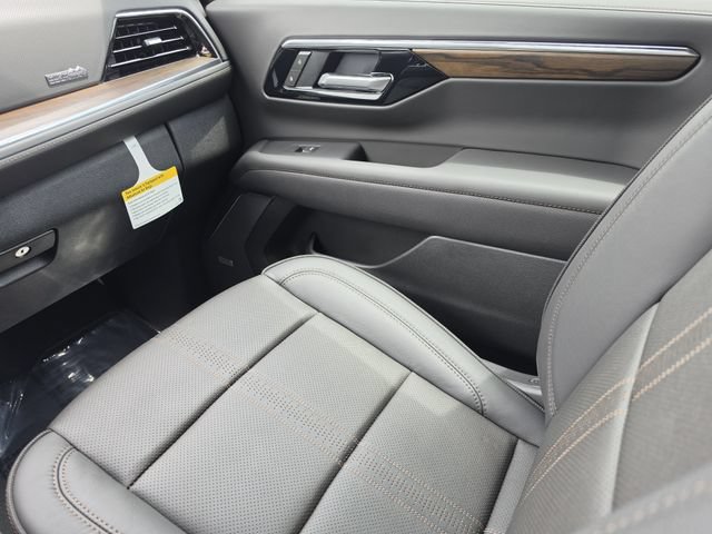 New 2026 Chevrolet Tahoe High Country AWD/4WD image 19