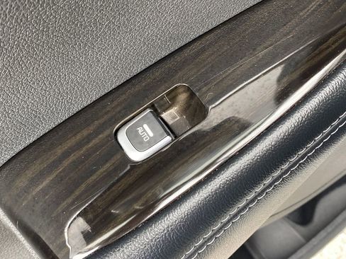 Used 2019 Kia Sorento EX image 25