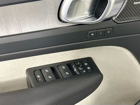 New 2026 Volvo XC40 B4 Plus w/ Protection Package Premier FWD image 17