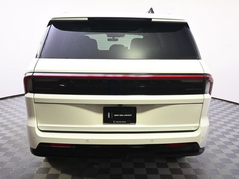 New 2026 Lincoln Navigator Reserve AWD/4WD image 5