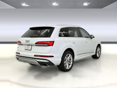 Used 2025 Audi Q7 3.0T Premium Plus AWD/4WD image 9
