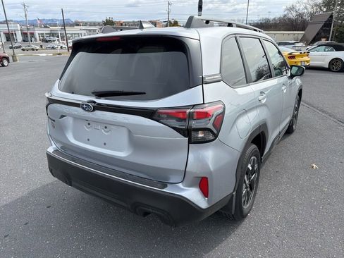 Used 2025 Subaru Forester Premium w/ Convenience Package #2 image 5