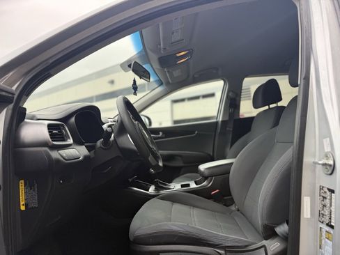 Used 2017 Kia Sorento LX image 27