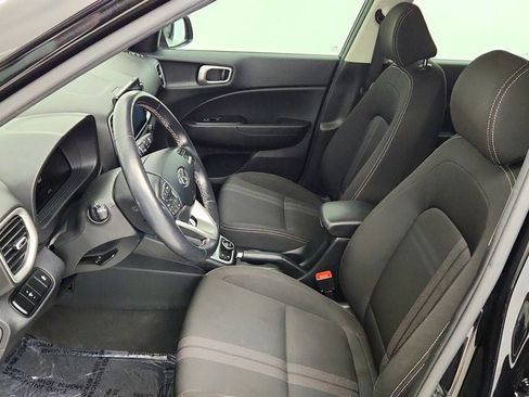 Used 2023 Hyundai Venue FWD image 19