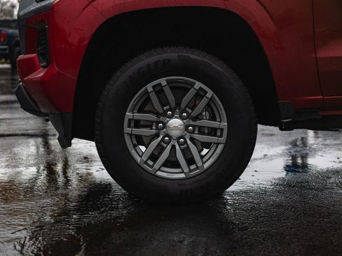 Used 2024 Chevrolet Colorado LT w/ LT Convenience Package image 34