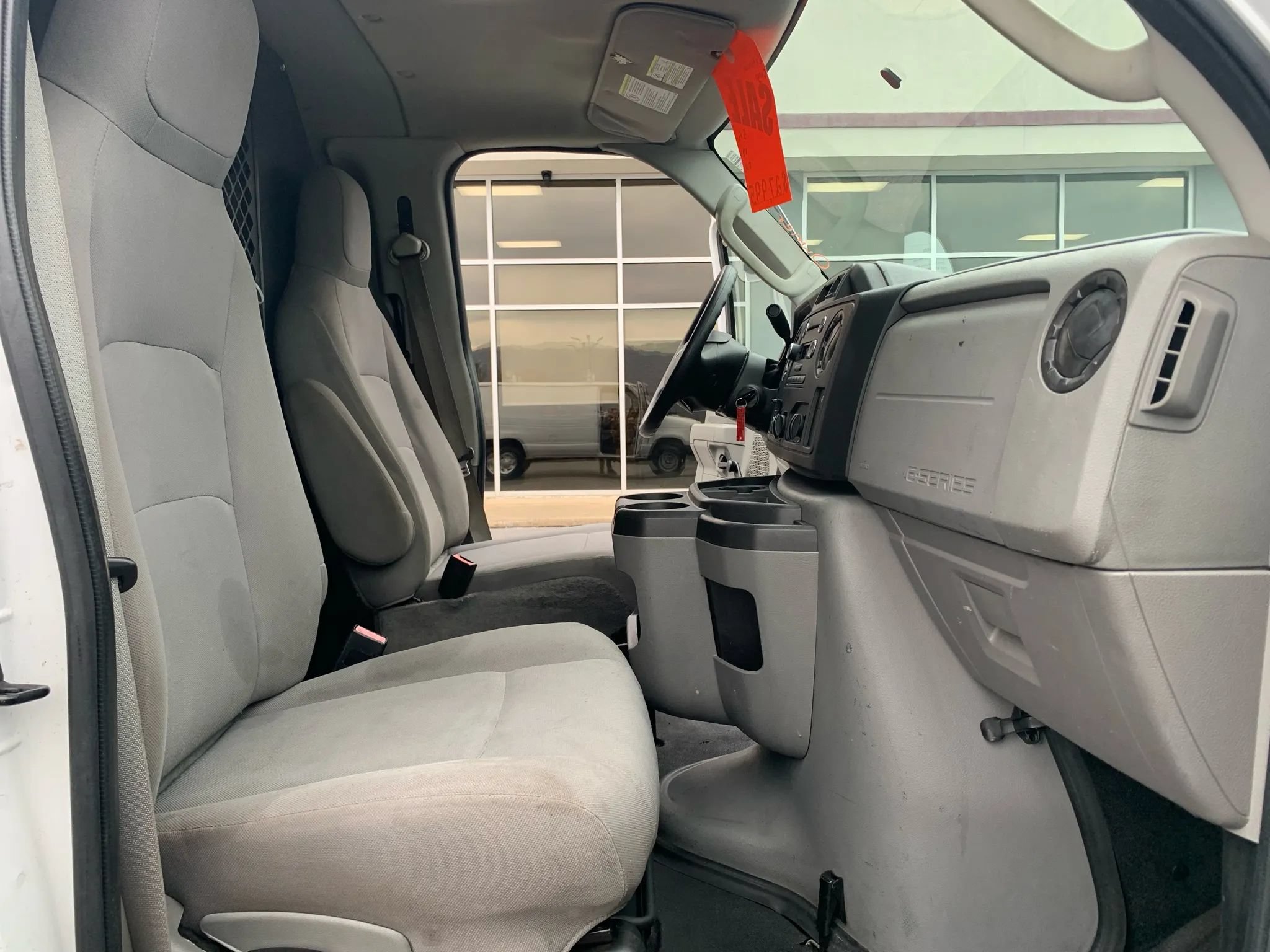 Used 2014 Ford E-350 and Econoline 350 Extended Super Duty w/ Insulation Package RWD image 19