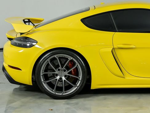 Used 2020 Porsche 718 Cayman GT4 image 13