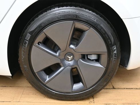 Used 2023 Tesla Model 3 Standard Range RWD image 11