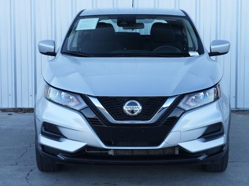Used 2020 Nissan Rogue Sport S image 40