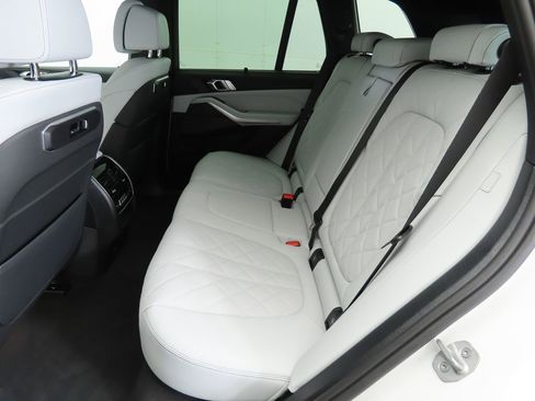 New 2026 BMW X5 sDrive40i image 21