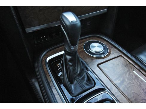 Used 2022 Nissan Armada SL w/ Captain's Chairs Package image 30