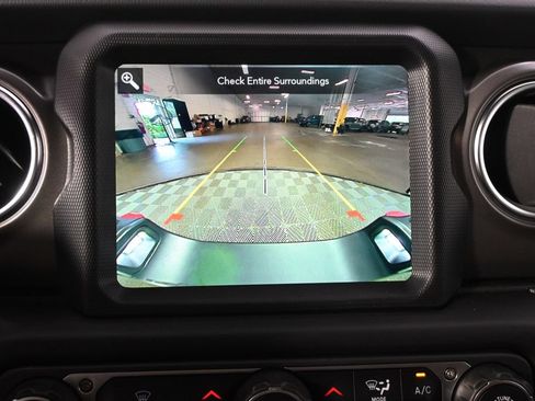 Used 2023 Jeep Gladiator Rubicon w/ LED Lighting Group AWD/4WD image 30