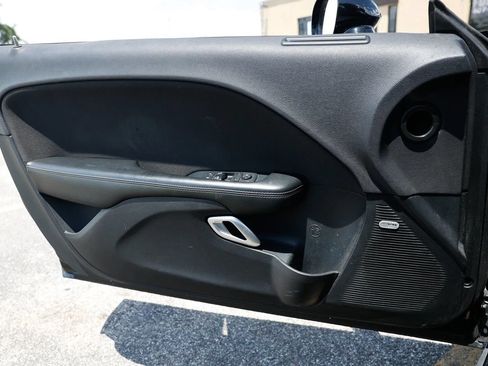 Used 2017 Dodge Challenger R/T Scat Pack RWD image 37
