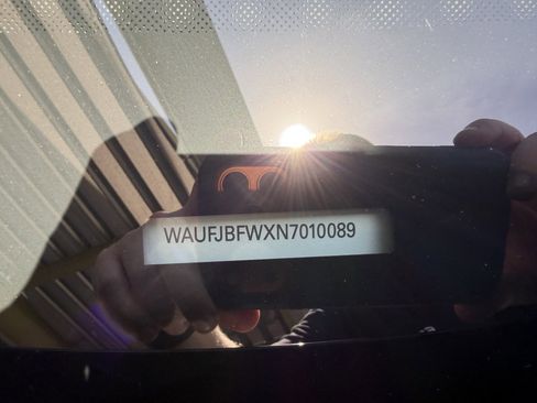 Used 2022 Audi e-tron GT Premium Plus image 47