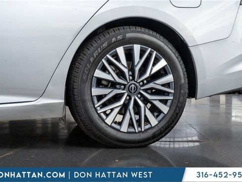 Used 2024 Nissan Altima 2.5 SV image 37