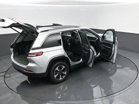 Used 2023 Jeep Grand Cherokee 4WD 4xe image 30