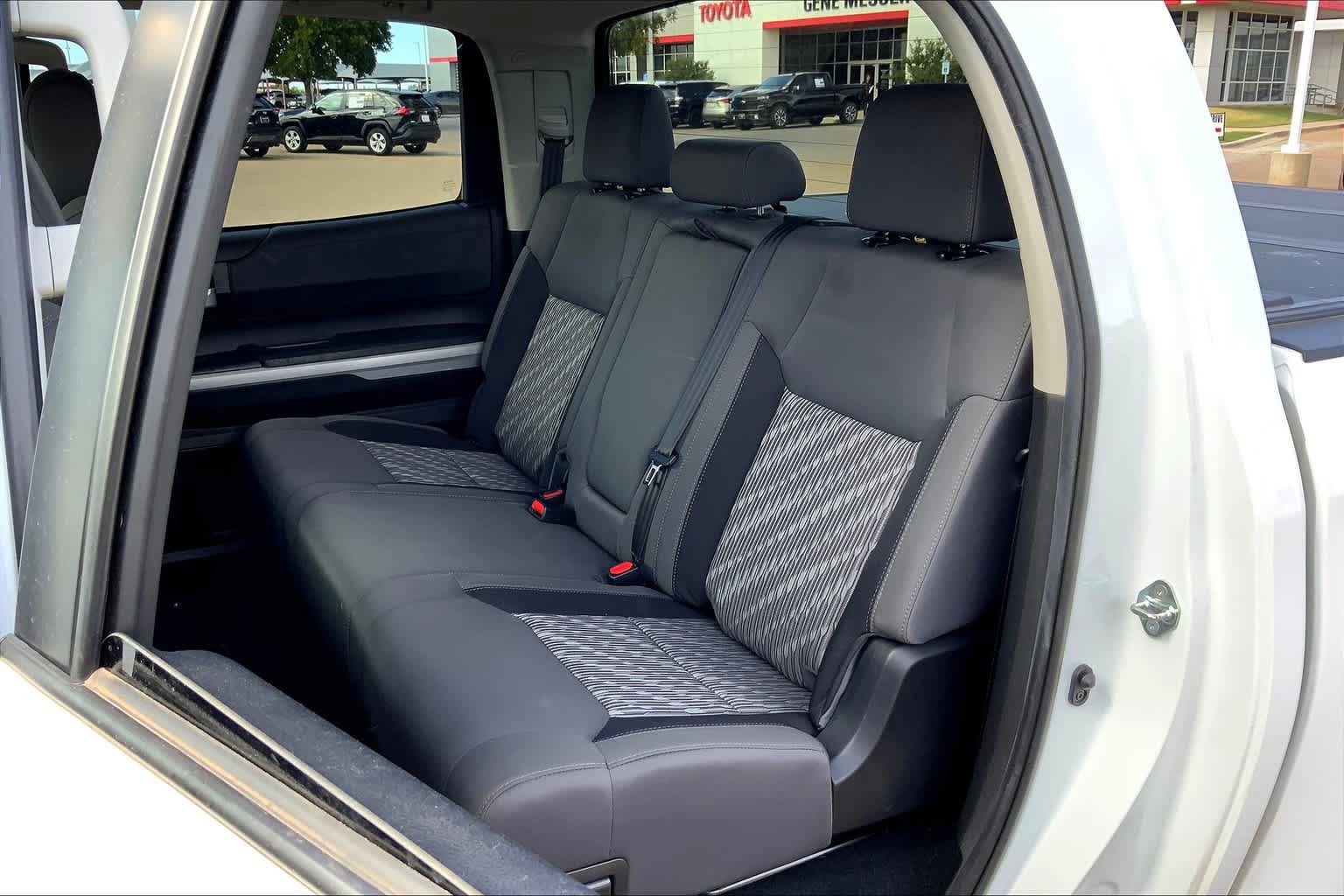 Used 2020 Toyota Tundra SR5 w/ SR5 Upgrade Package AWD/4WD image 21