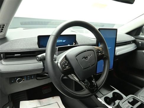Used 2025 Ford Mustang Mach-E Premium image 11