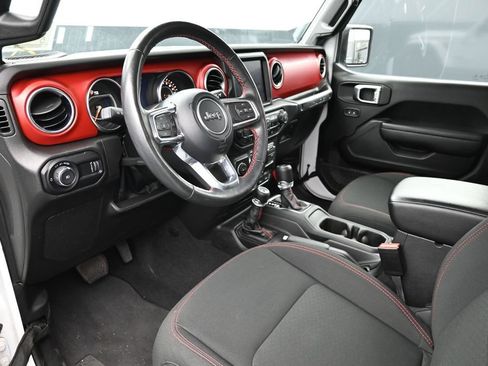 Used 2023 Jeep Wrangler Unlimited Rubicon w/ Cold Weather Group AWD/4WD image 17