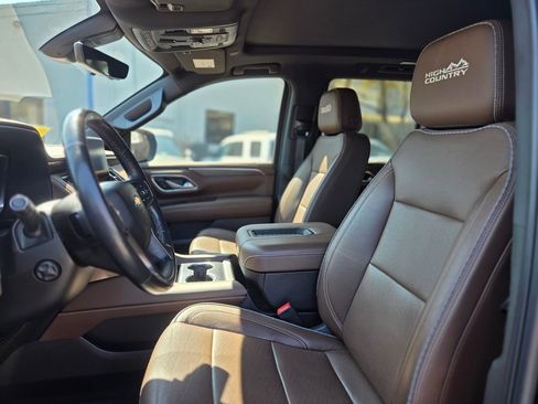 Used 2022 Chevrolet Tahoe High Country w/ Premium Package 2 AWD/4WD image 17