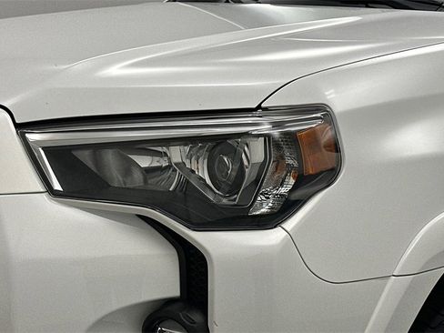 Used 2022 Toyota 4Runner SR5 Premium image 22