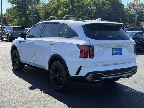 Used 2023 Kia Sorento SX AWD/4WD image 3