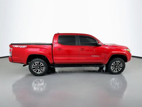 Used 2022 Toyota Tacoma TRD Sport w/ TRD Premium Sport Package AWD/4WD image 8