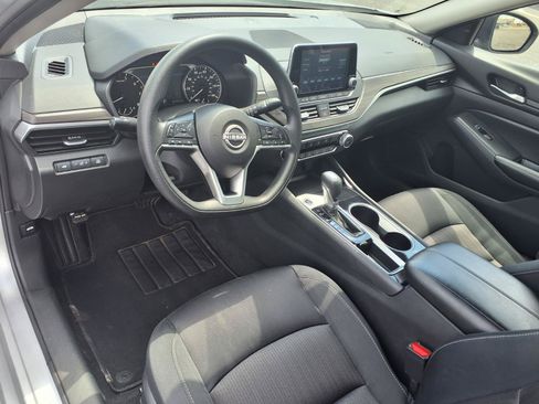 Used 2024 Nissan Altima 2.5 SV FWD image 18