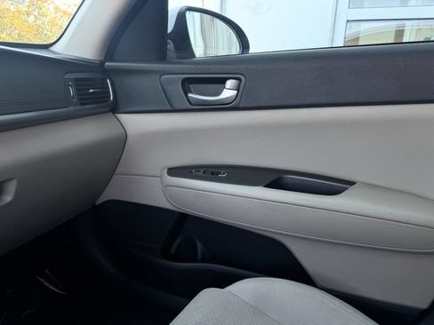 Used 2016 Kia Optima LX FWD image 28