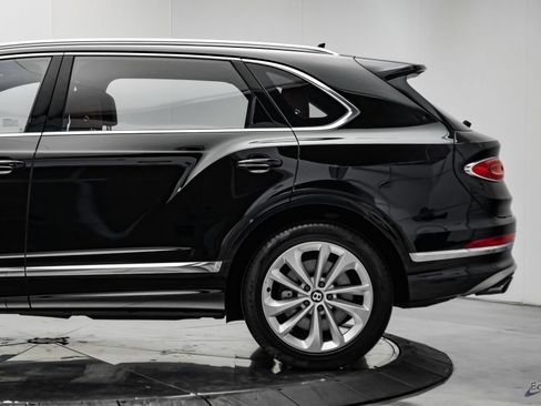 Used 2023 Bentley Bentayga Extended Wheelbase AWD/4WD image 7