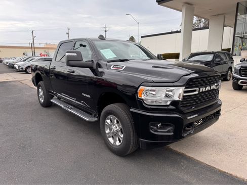 Used 2024 RAM 2500 Big Horn w/ Sport Appearance Package image 7