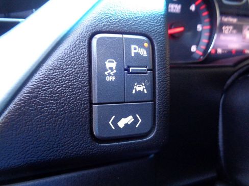 Used 2016 GMC Yukon SLT image 14