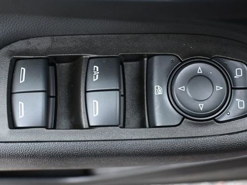 Used 2024 Chevrolet Equinox LT image 11