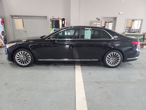 Used 2018 Genesis G90 5.0 Ultimate image 1