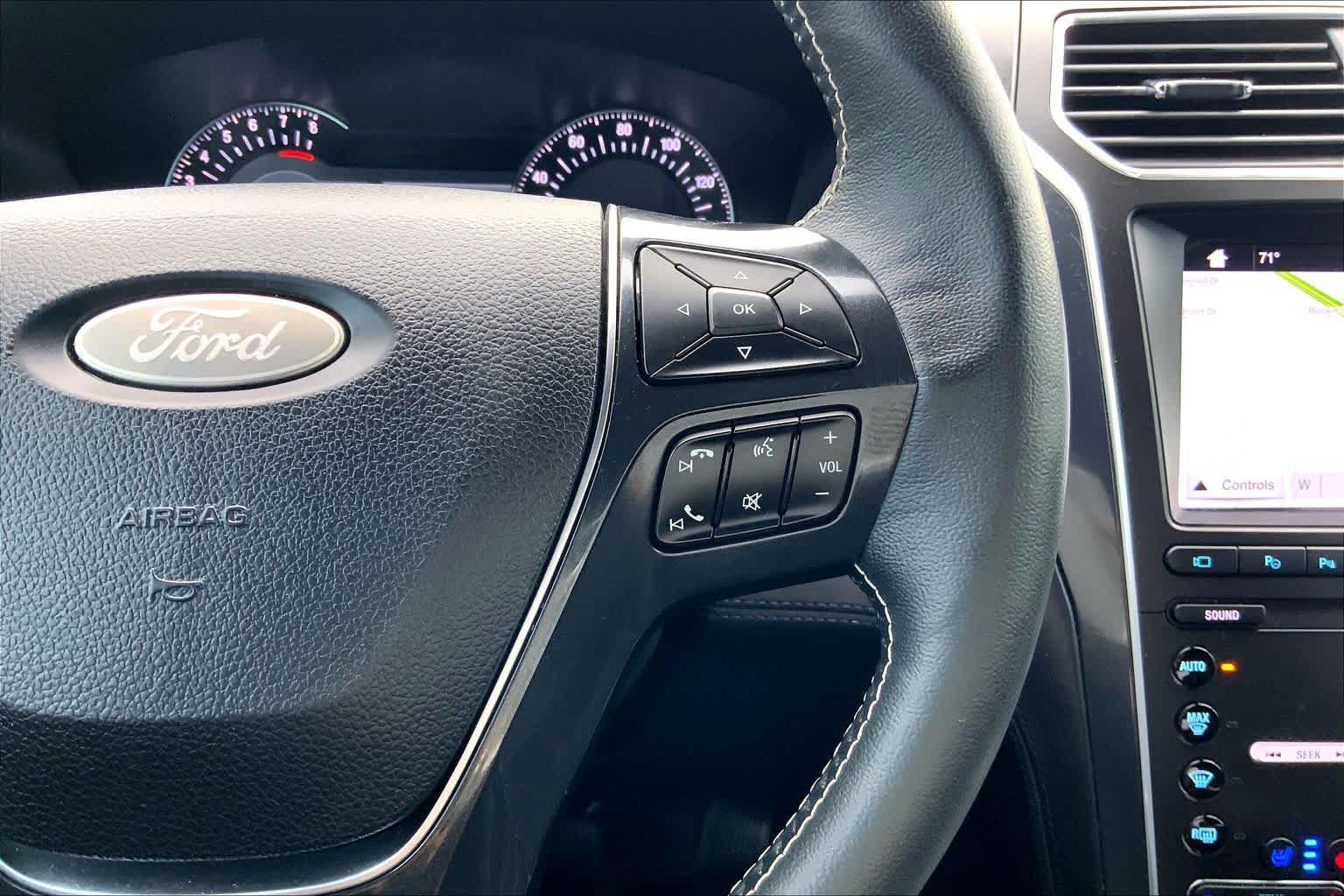 Used 2019 Ford Explorer Platinum AWD/4WD image 24