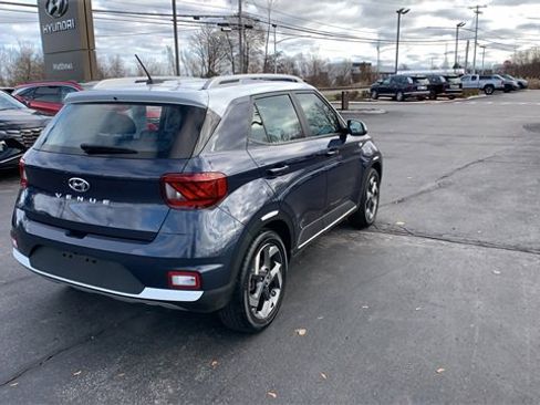 Used 2024 Hyundai Venue Limited image 5