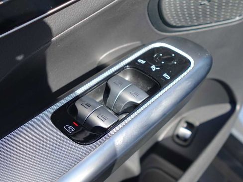 Used 2026 Mercedes-Benz GLC 300 4MATIC image 26