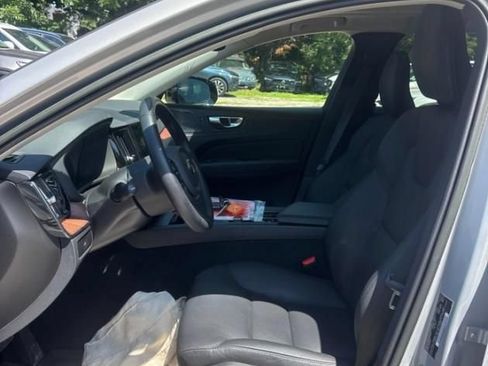 Used 2023 Volvo XC60 B5 Plus AWD/4WD image 4