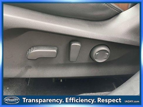 Used 2023 Subaru Forester Touring image 18