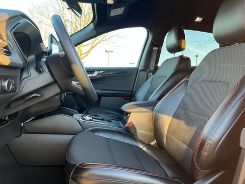 Used 2023 Ford Escape ST-Line image 28